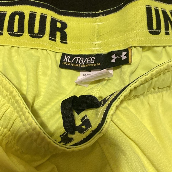 Under Armour athletic shorts , XL - Picture 3 of 4